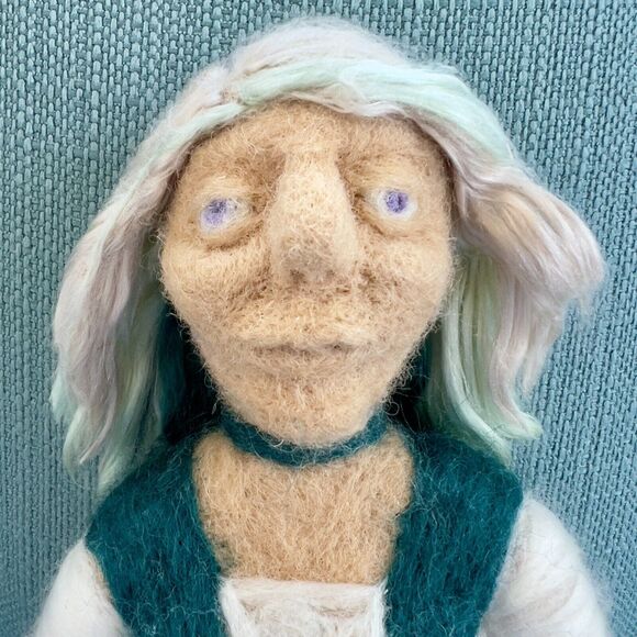 Wool Felted Doll OOAK Trendy Old Woman Poseable Handmade Needlework Art Piece - Picture 2 of 16